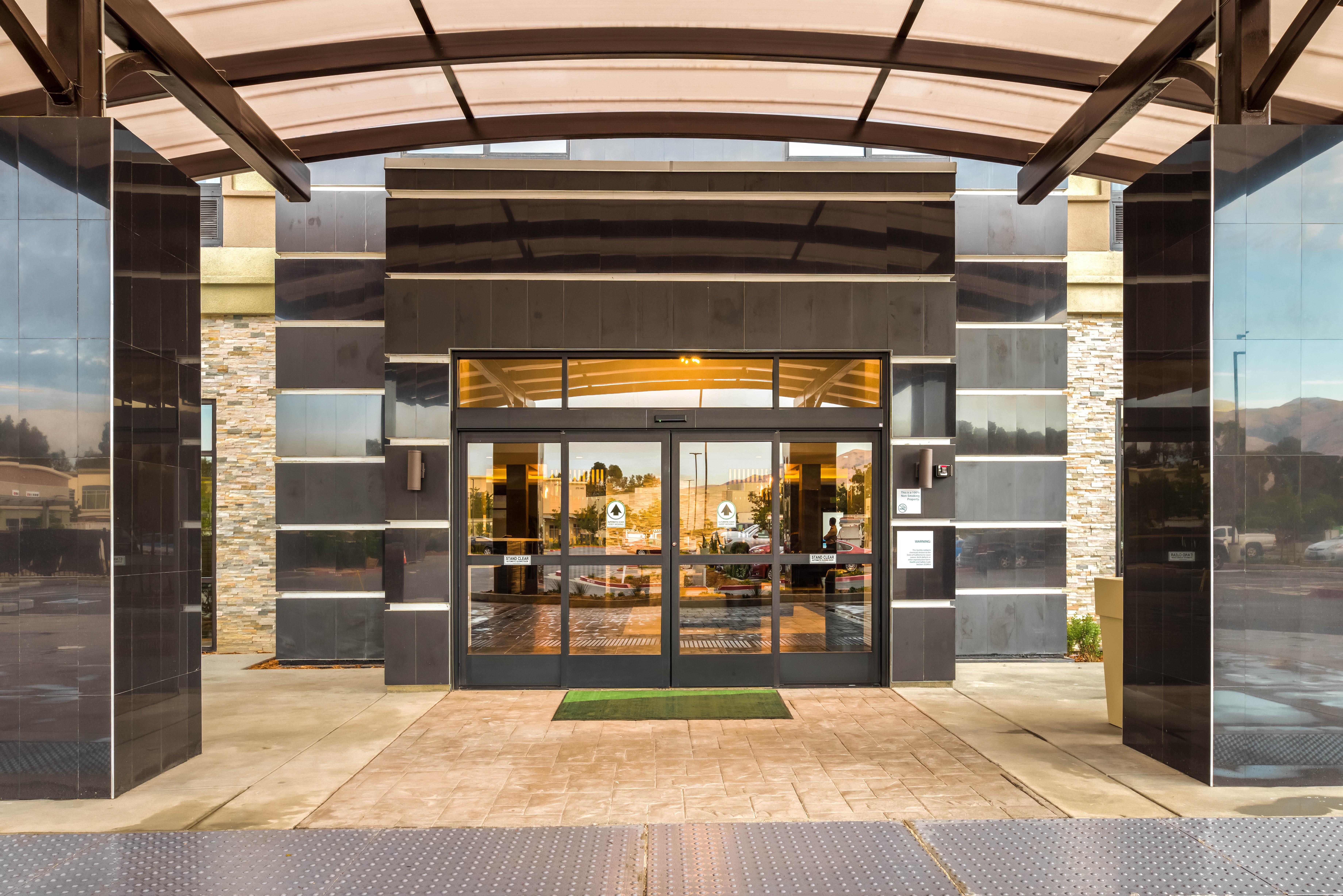 Holiday Inn Hotel & Suites Silicon Valley - Milpitas, An Ihg Hotel Exterior foto